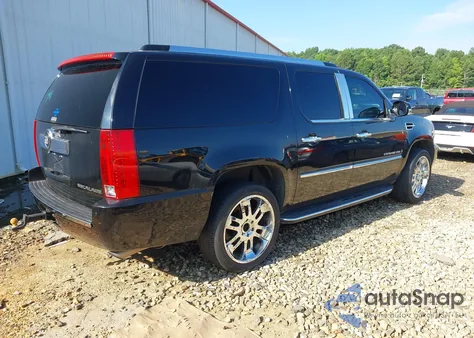 2008 Cadillac Escalade Esv Standard z USA, uszkodzony, nr VIN 1GYFC66878R198644